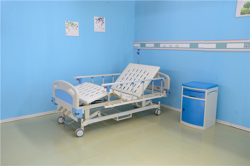 3 crank adjustable hospital bed central locking