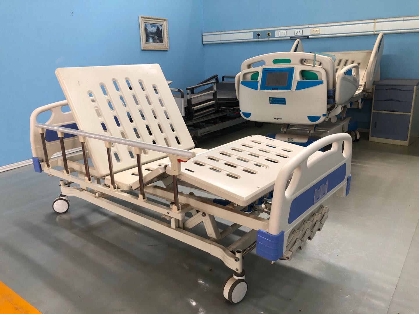 4 crank hospital bed back and knee contour position